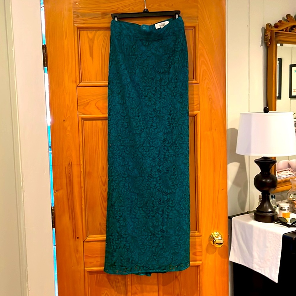 Lace teal skirt with black detail, sz 2, N